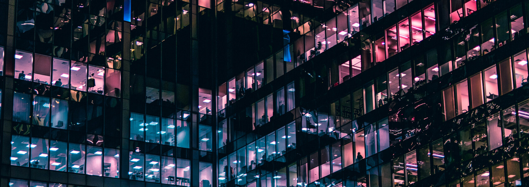 mike-kononov-lFv0V3_2H6s-unsplash Junior Supply Chain Management Consultant